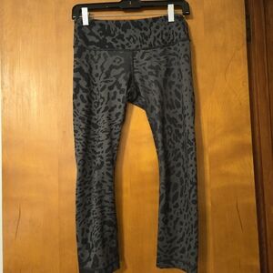 Lululemon Wunder Under Crop Leggings Animal Swirl Deep Coal Light 8